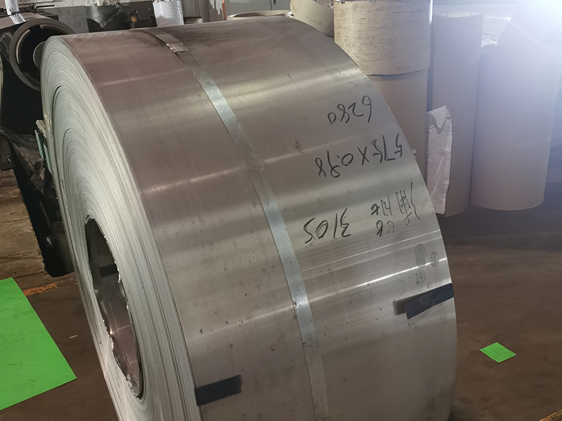 310S不（bú）鏽鋼鋼帶